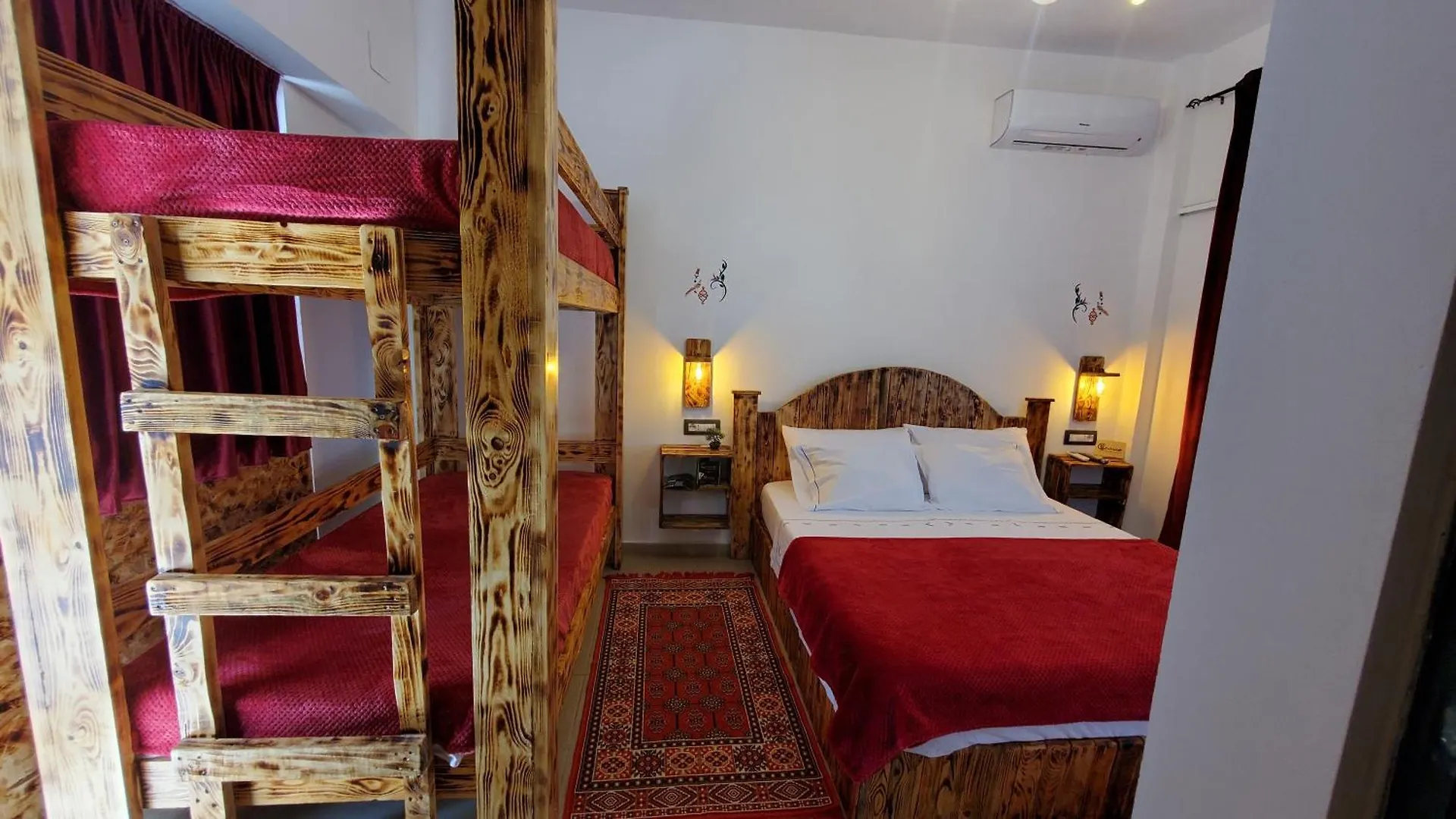 Clockwise Guestrooms Gjirokaster 0*,  Albania